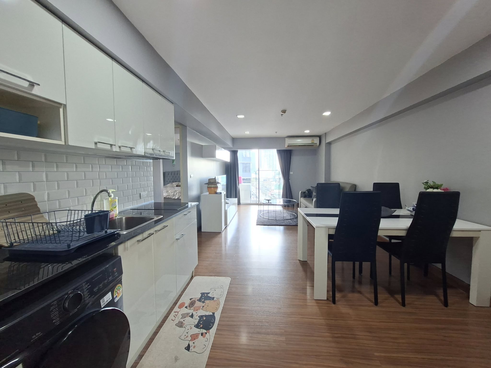 ให้เช่าคอนโด My Resort Bangkok (มาย รีสอร์ท แบงค์คอก) 2ห้องนอน / 1ห้องน้ำ ขนาด 65 ตรม. ชั้น 12 ตึก A ค่าเช่า 30,000 ต่อเดือน รถไฟฟ้า MRT เพชรบุรี / มศว