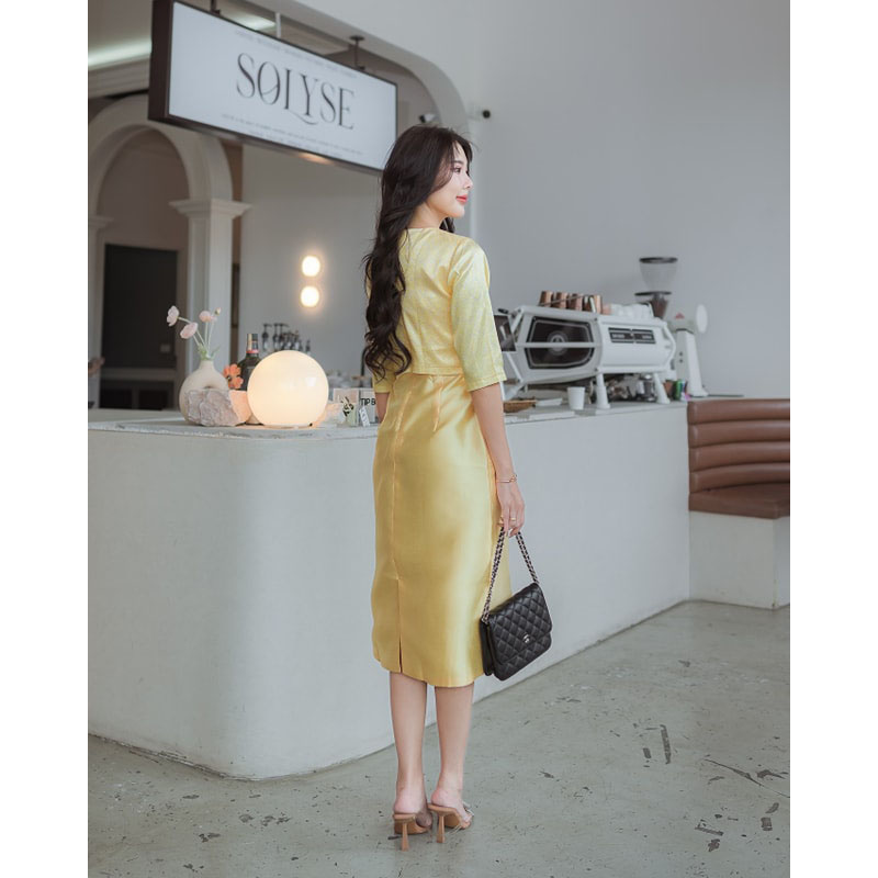 kudapy ชุดเซ็ท ผ้าลายไทยสีทอง แขนสามส่วน ใส่ออกงาน พิธีกร สวยดูดี