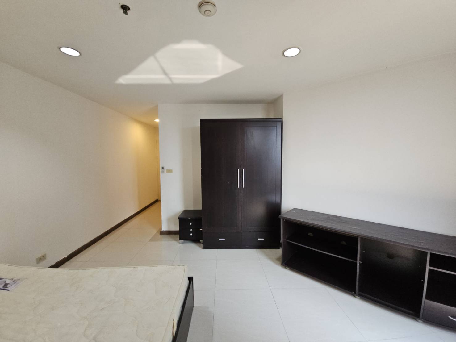 ปล่อยเช่าคอนโด Regent Royal Place 1 (รีเจ้นท์ รอยัล เพลส 1) ซอย มหาดเล็กหลวง 1 - 2ห้องนอน 2ห้องน้ำ 1ห้องนั่งเล่น - ใกล้ BTS ราชดำรึ / เซ็นทรัลเวิลด์ สยาม / จุฬา - ขนาดห้อง 84 ตรม. ชั้น 15