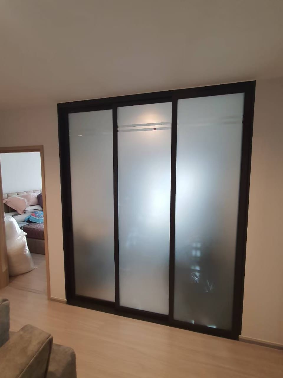 ให้เช่าห้องสวย2ห้องนอนตกแต่งพร้อมเข้าอยู่ สอบถามแอด Line ID : Smile-easy ที่ Life Sathorn Sierra