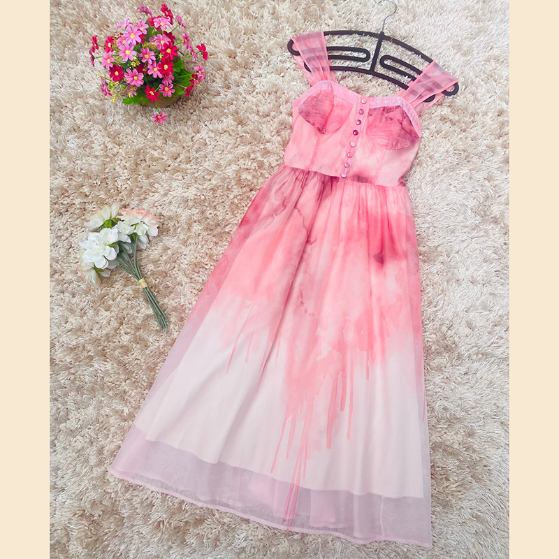 kudapy ชุดเดรสยาวแขนกุดสีชมพูอมแดง เดรสไล่สีแต่งกระดุมหน้า ทรงทิ้งตัวสวยหวานมากค่ะ