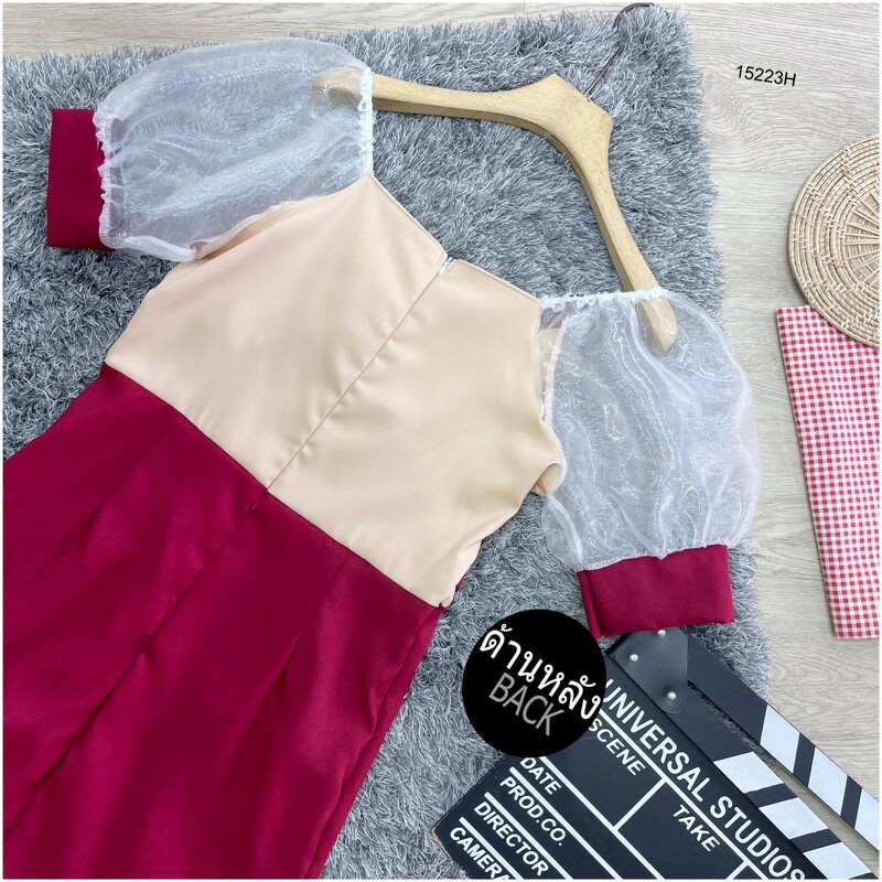 kudapy เดรสสั้น แขนพอง ผ้าแก้วซีทรู ทรงอกป้ายแต่งโบว์ เอวแต่งเข็มขัด กระโปรงแต่งลูกไม้ขาวยาว งานผ้าซาร่า มีซิปหลัง