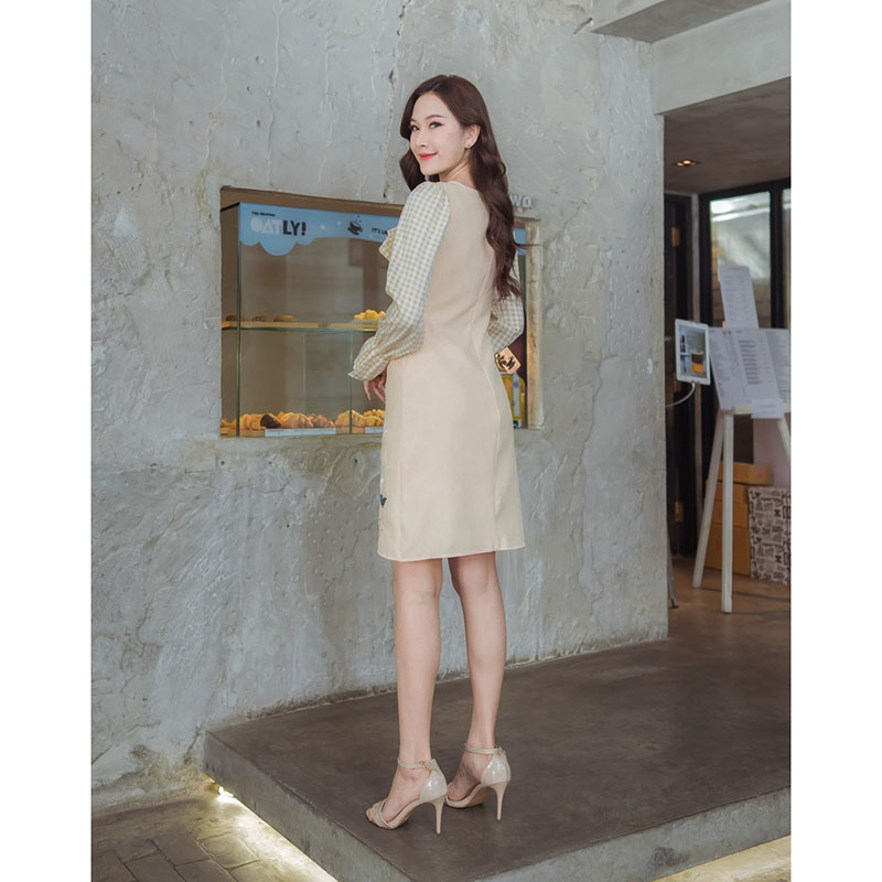 kudapy เดรสสั้นสีครีม/สีชมพู/สีกรม แขนยาวสก๊อต ดีเทลปักลายดอก น่ารักมาก ใส่ไปทำงาน ไปคาเฟ่ก็ได้