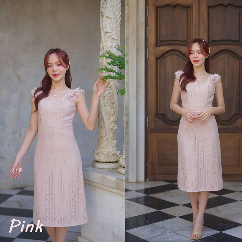 kudapy เดรสสั้นสีออฟไวท์/สีเบจ/สีชมพูนู้ดลูกไม้ ผ้าลูกไม้ทั้งชุด ช่วงเสื้อเป็นคอเหลี่ยม สายของเสื้อทำเป็นระบายต่อแขนออกมาดูมุ้งมิ้ง