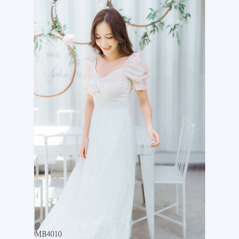 kudapy เดรสยาวสีชมพู.สีฟ้า ท่อนบนลายดอกล่างฉลุอกมุกสวยดูดีใส่แล้วน่ารักมากๆ