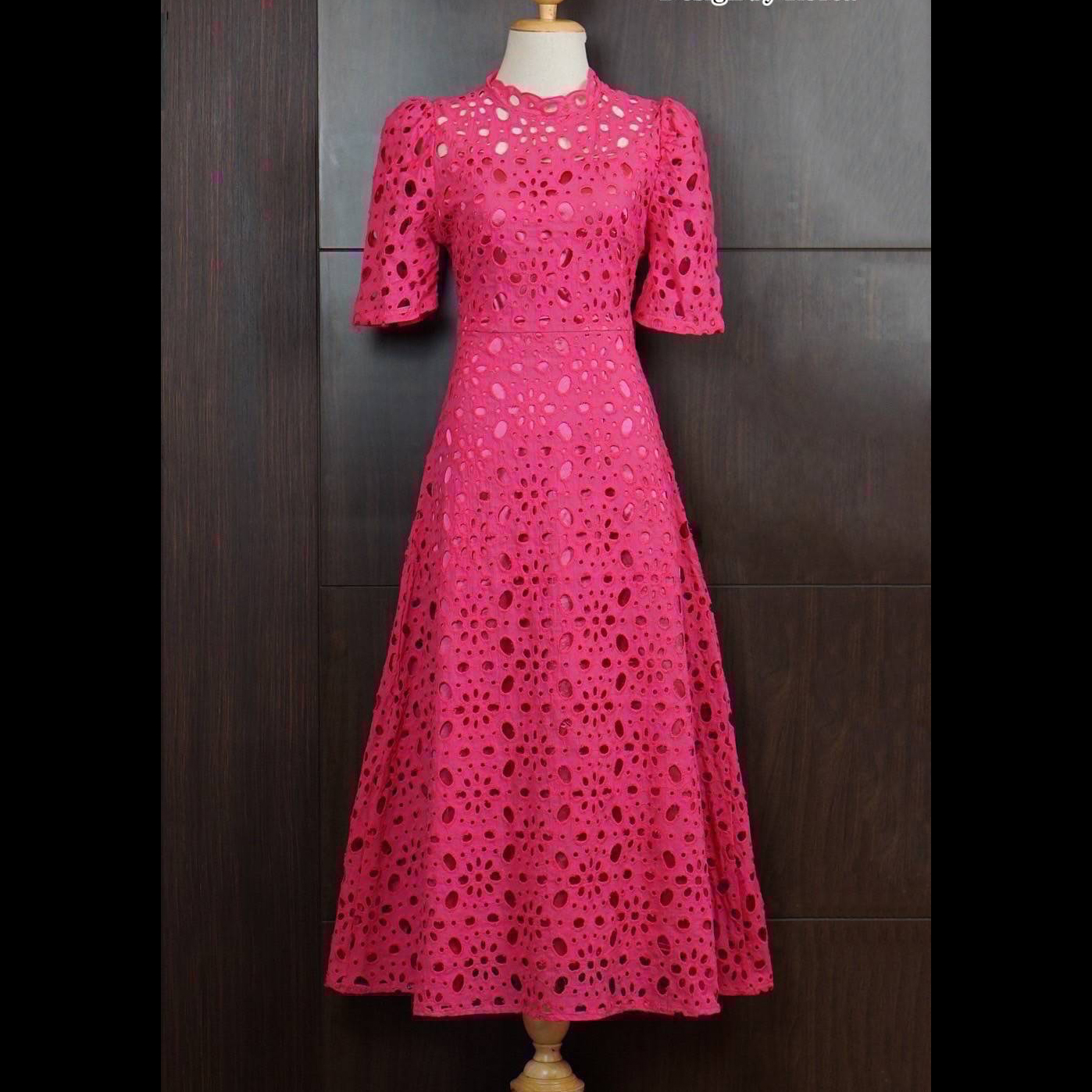 kudapy เดรสลูกไม้ฉลุ เดรสยาวฉลุลาย มีซับในเนื้อหนาอย่างดี สีชมพู, ขาว, แดง, บานเย็น, ดำ, ม่วง, เขียว