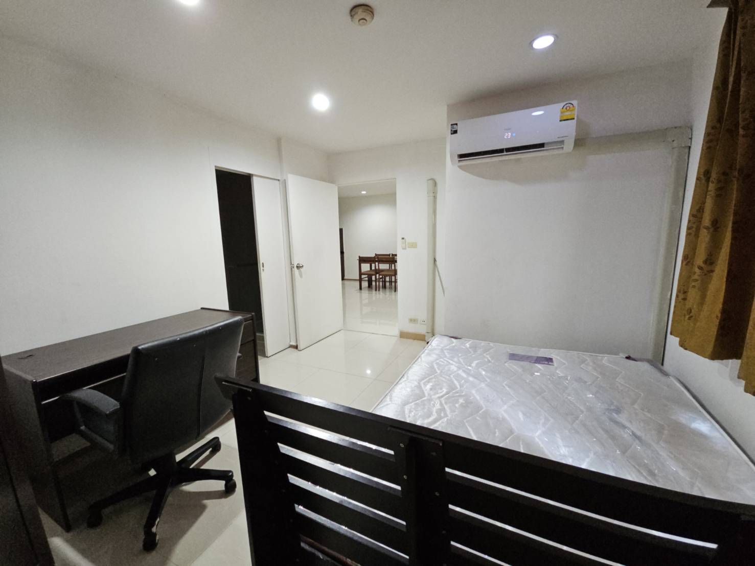 ปล่อยเช่าคอนโด Regent Royal Place 1 (รีเจ้นท์ รอยัล เพลส 1) ซอย มหาดเล็กหลวง 1 - 2ห้องนอน 2ห้องน้ำ 1ห้องนั่งเล่น - ใกล้ BTS ราชดำรึ / เซ็นทรัลเวิลด์ สยาม / จุฬา - ขนาดห้อง 84 ตรม. ชั้น 15