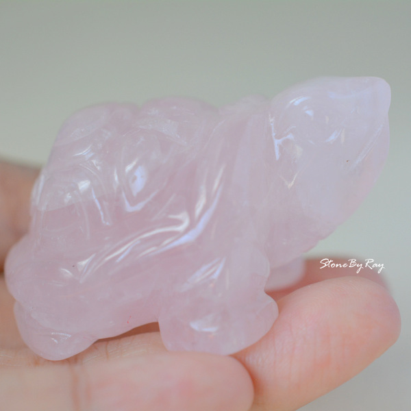 หินโรสควอตซ์แกะสลักรูปเต่า (Rose Quartz)