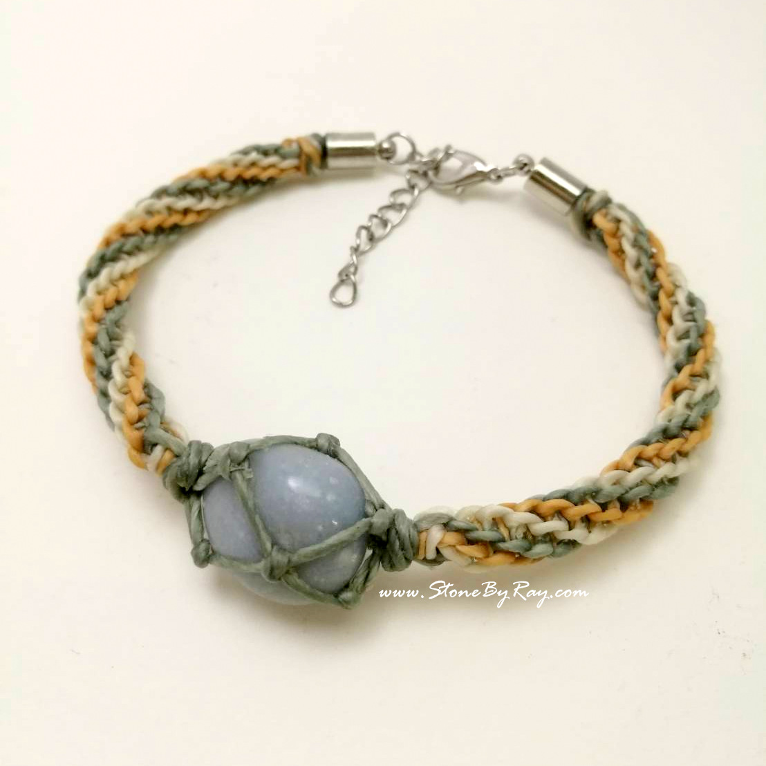 สร้อยข้อมือเชือกถักกับหินบลูอเวนเจอรีน (Blue Aventurine)