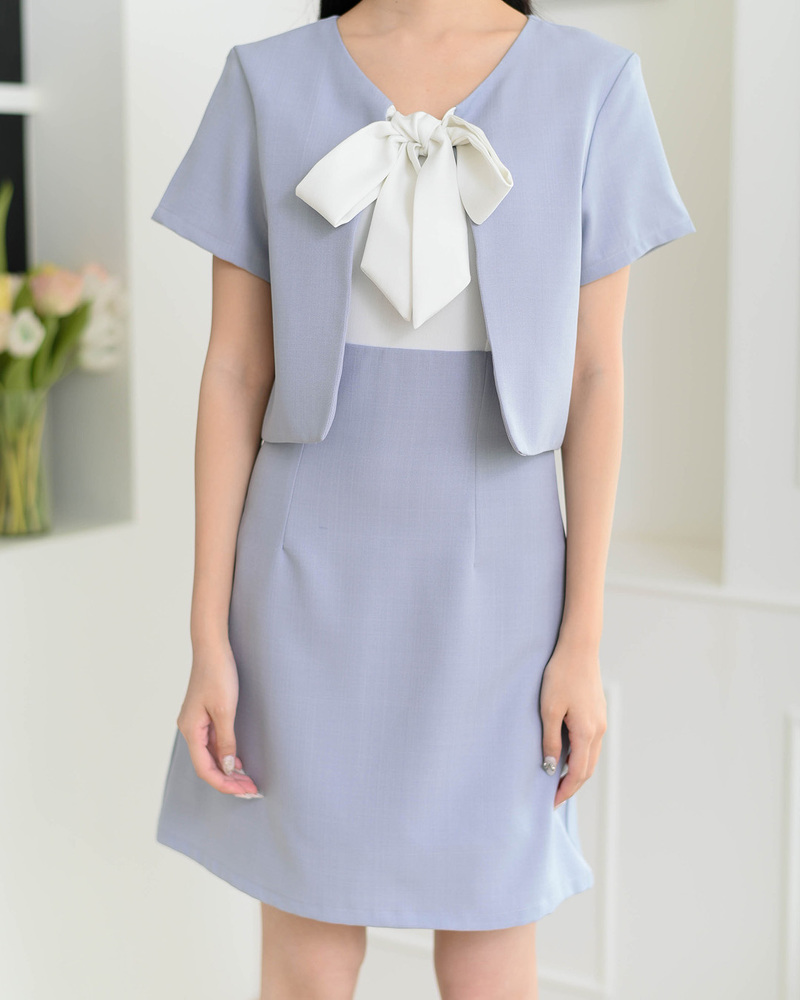 kudapy เดรสคอกลมแขนสั้น ตัดต่อสองชั้นเล่นสีทูโทนด้านในสีขาวออฟไวท์ แต่งโบว์น่ารัก