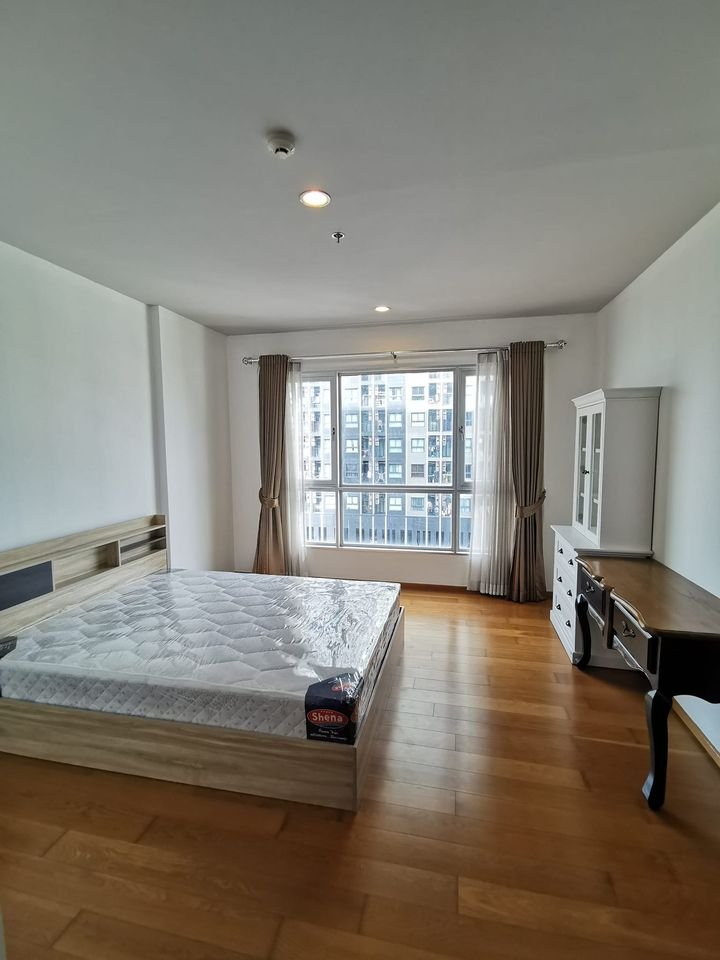 ให้เช่าคอนโด Hive Taksin (ไฮฟ์ ตากสิน) โซน รถไฟฟ้า BTS วงเวียนใหญ่ ห้องแบบ 1ห้องนอน / 1ห้องน้ำ ขนาดห้อง 51 ตรม. ชั้น 10