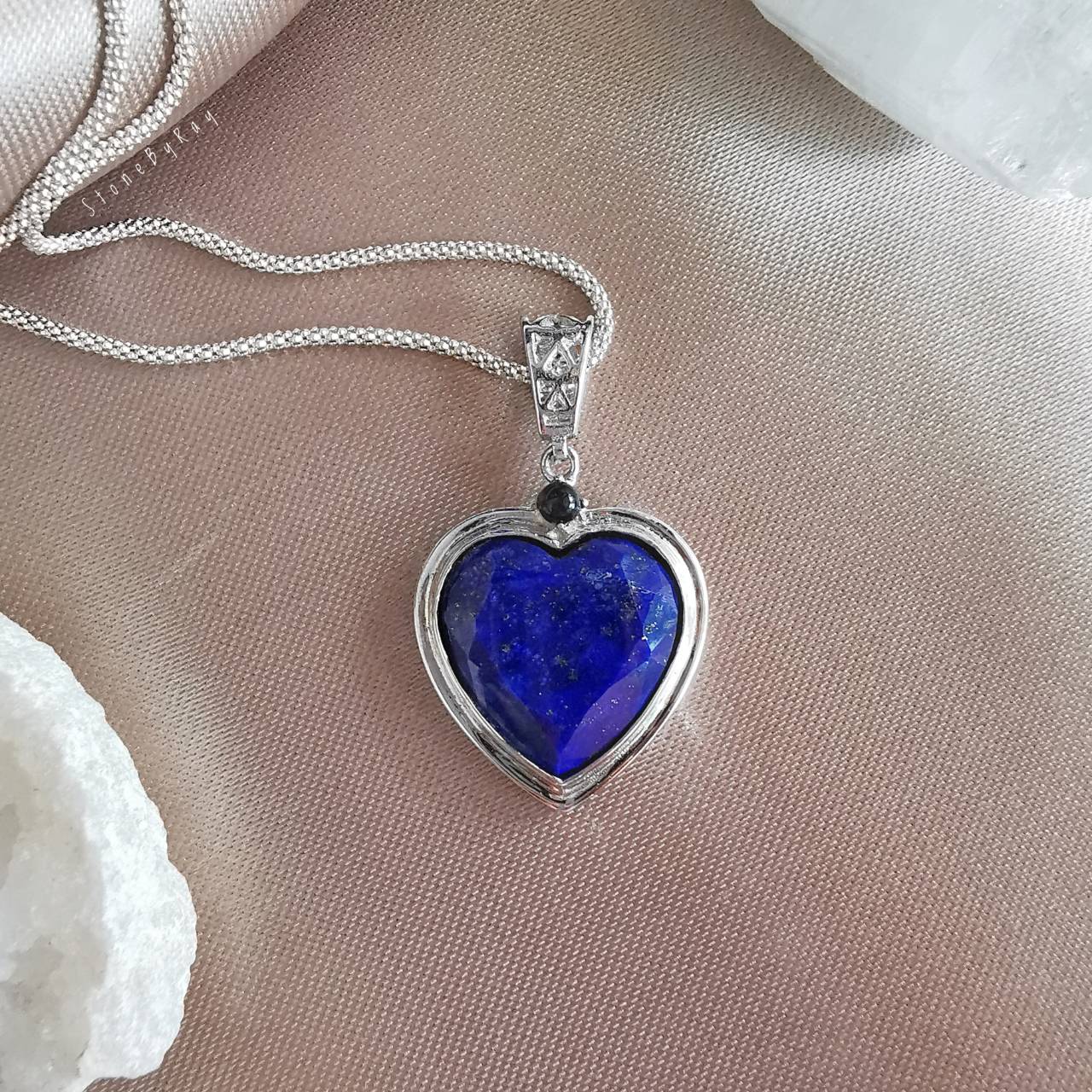 สร้อยคอเงินจี้หินลาพิสลาซูลีทรงหัวใจ Lapis Lazuli