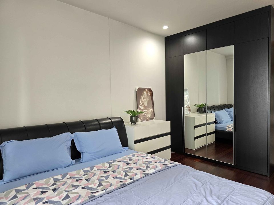 ปล่อยเช่าคอนโด Circle Condominium (เซอร์เคิล คอนโดมิเนียม) - 2ห้องนอน 2ห้องน้ำ 1ห้องนั่งเล่น - ใกล้ MRT เพชรบุรี ARL มักกะสัน - ขนาดห้อง 75 ตรม. ชั้น 12 ตึก 2