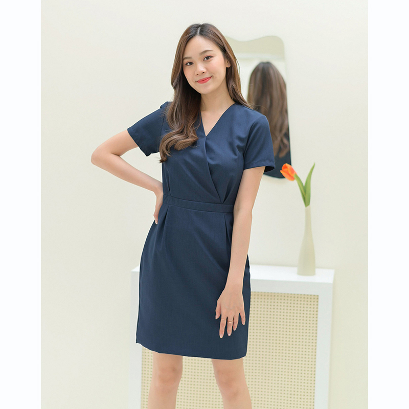 kudapy เดรสสั้นสีกกรม/สีเบจ/สีแดงเข้ม/สีน้ำตาลเทาหม่น ทรงสอบ ดีไซน์จีบทวิสที่เอว