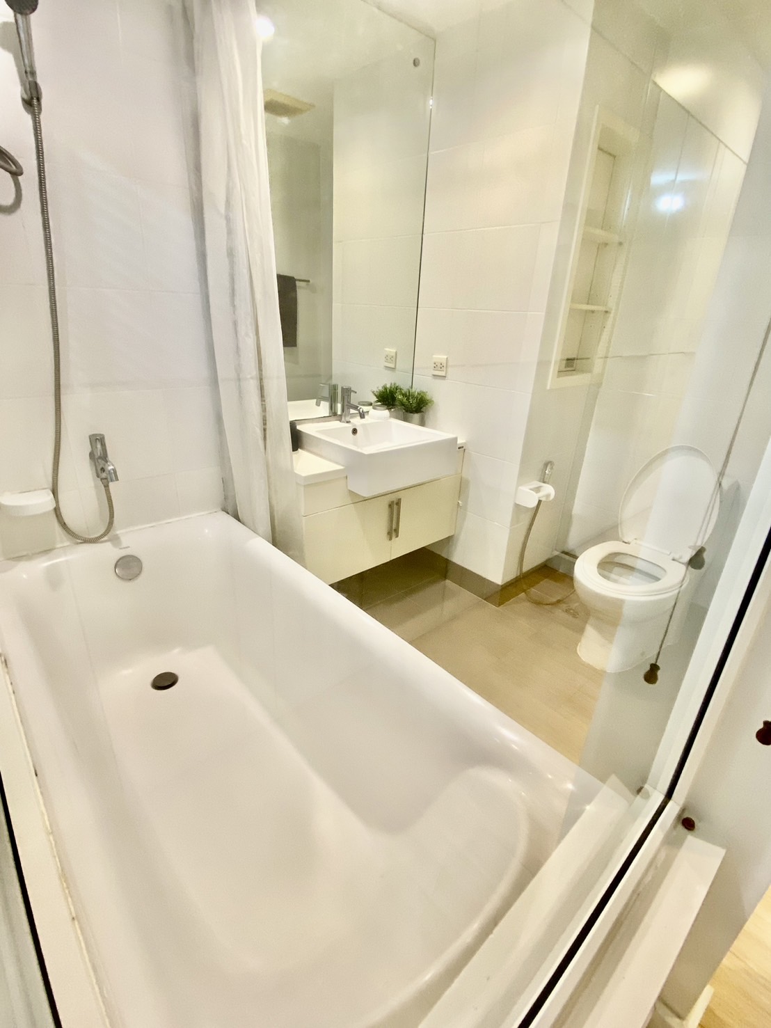 ให้เช่าห้องแบบ 1ห้องนอน 1ห้องน้ำ โซนพื้นที่ MRT ลุมพินี BTS ศาลาแดง สาทร3 สวนพลู 8 คอนโด The Seed Mingle (เดอะ ซี้ด มิงเกิล) ขนาดห้อง 40 ตรม.