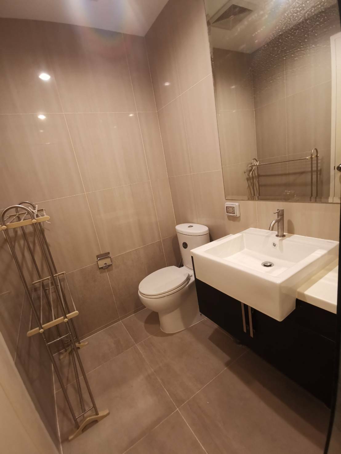 ให้เช่า Villa Asoke (วิลล่า อโศก) ชั้น26เฟอร์ครบห้องพร้อมอยู่