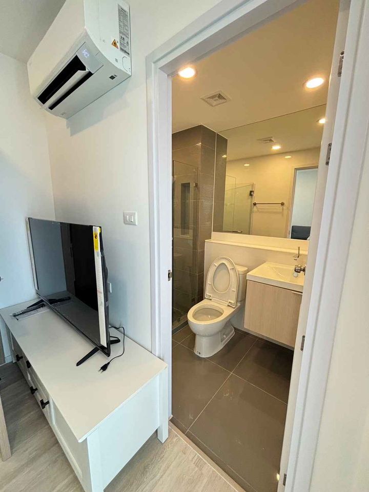 สนใจชมห้องติดต่อได้เลย Line ID: Smile-easy ปล่อยเช่าคอนโด The Clev Riverline Chaophraya-Wongsawang (เดอะเคลฟ ริเวอร์ไลน์ เจ้าพระยา-วงศ์สว่าง) - 1ห้องนอน 1ห้องน้ำ 1ห้องนั่งเล่น - ใกล้ วัดเขมา / พระเจ้าเกล้าพระนครเหนือ - ขนาดห้อง 25 ตรม. ชั้น 25