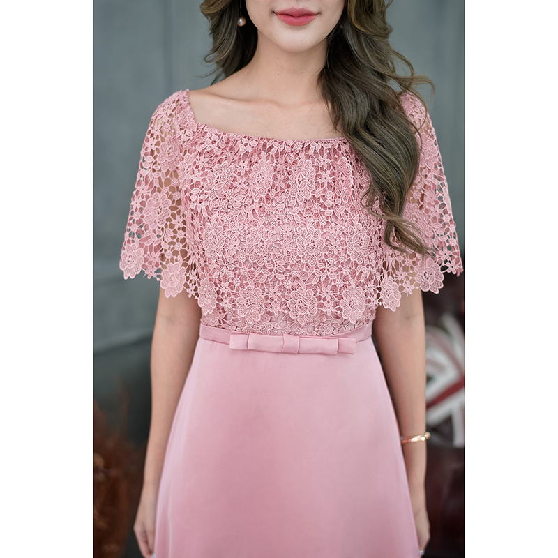 kudapy เดรสสั้นสีชมพู/สีเทา ลูกไม้คลุมไหล่ งานสวยหวานผ้าลูกไม้เนื้อดี ช่วงไหล่เป็นงานยางยืด สามารถใส่เกาะไหล่เป็นเสื้อทรงปกติ