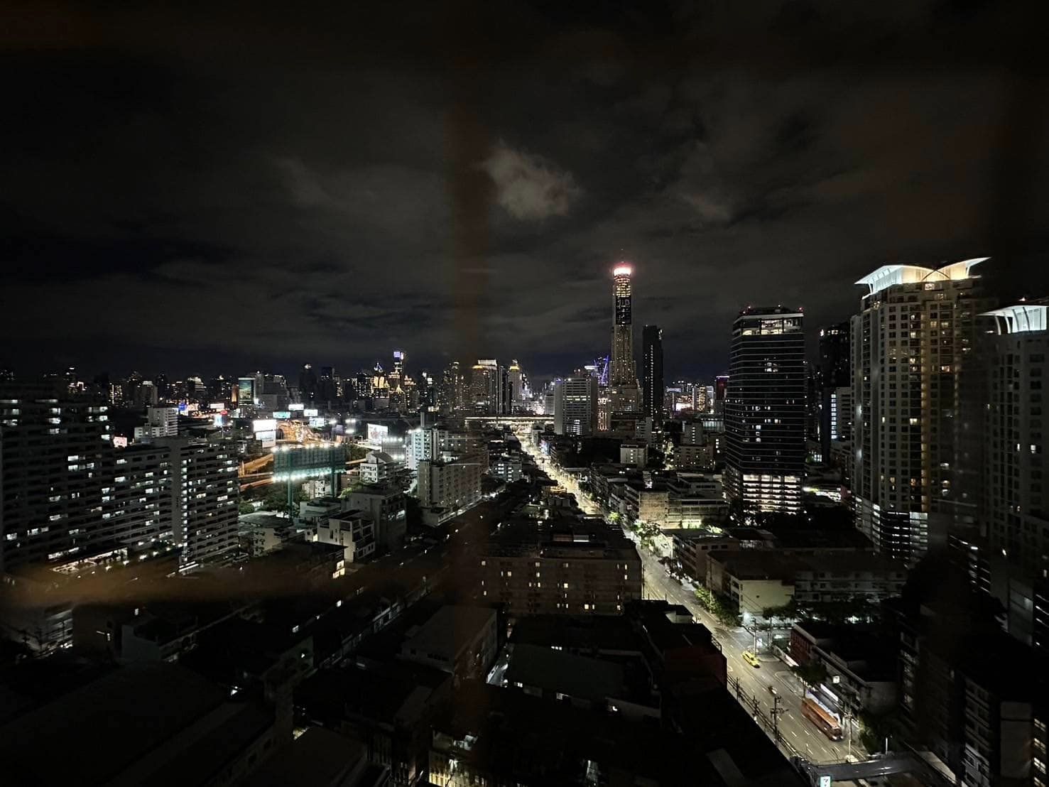 ปล่อยเช่าคอนโด Chewathai ราชปรารภ (ชีวาทัย ราชปรารภ) - 2ห้องนอน 1ห้องน้ำ 1ห้องนั่งเล่น - ใกล้ BTS อนุสาวรีย์ / ARL ราชปรารถ - ขนาดห้อง 52 ตรม. ชั้น 21