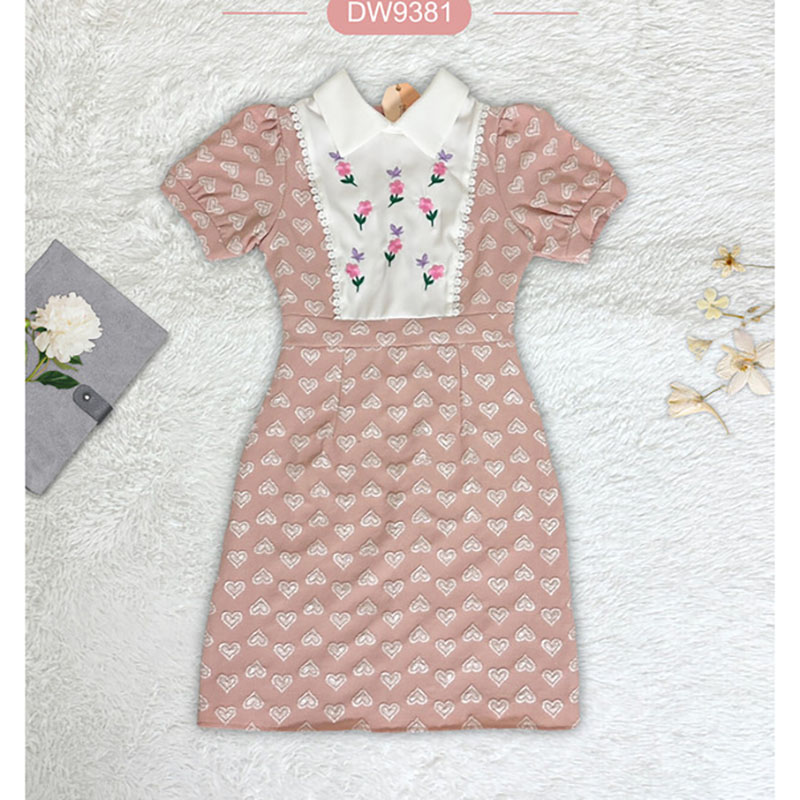 kudapy เดรสสั้นสีชมพู/สีฟ้า/สีเขียว คอปกแต่งอกลายดอกไม้