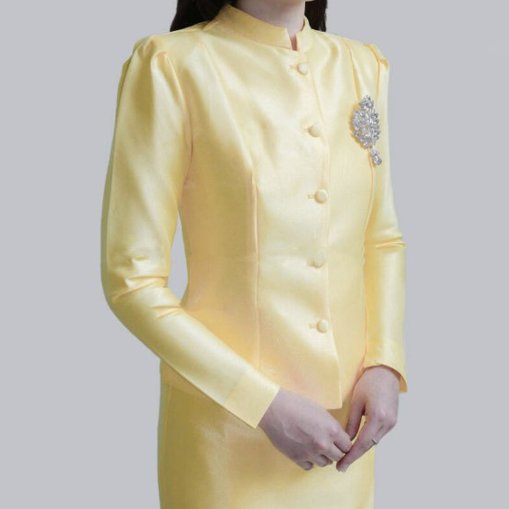 kudapy ชุดไทยจิตรลดาสีเหลืองทอง เซ็ท 2 ชิ้น เสื้อผ้าไหมกระดุมหน้า + พร้อมกระโปรงทรงสอบ