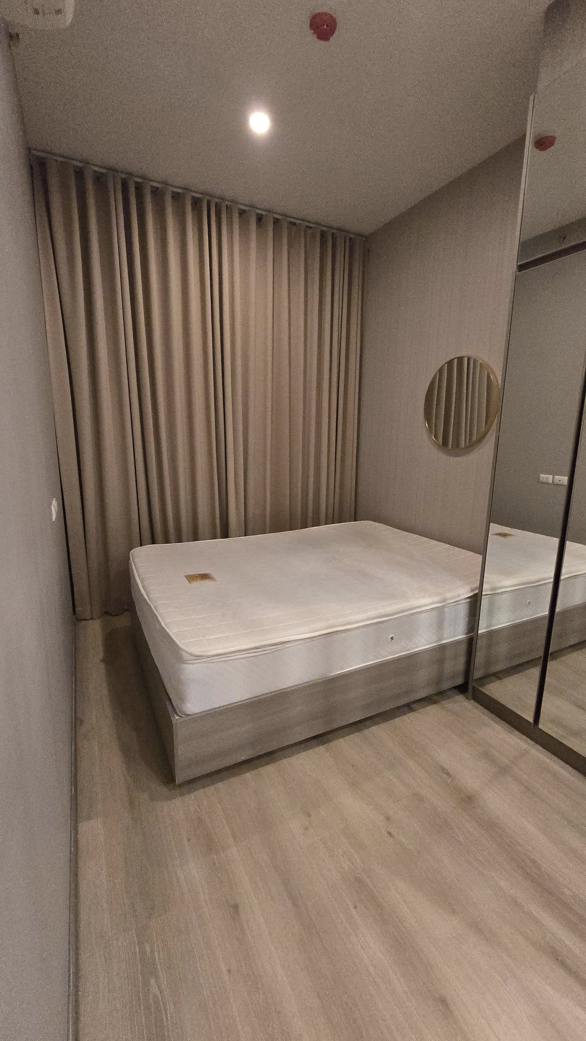 คอนโด Knightsbridge Prime Onnut (ไนท์บริดจ์ ไพร์ม อ่อนนุช) High Rise โซนพื้นที่ BTS อ่อนนุช ให้เช่าห้องแบบ 2ห้องนอนแต่สามารถเปลี่ยนเป็นห้องทำงานได้ 1ห้องน้ำ ขนาดห้อง 32 ตรม. ชั้น 30