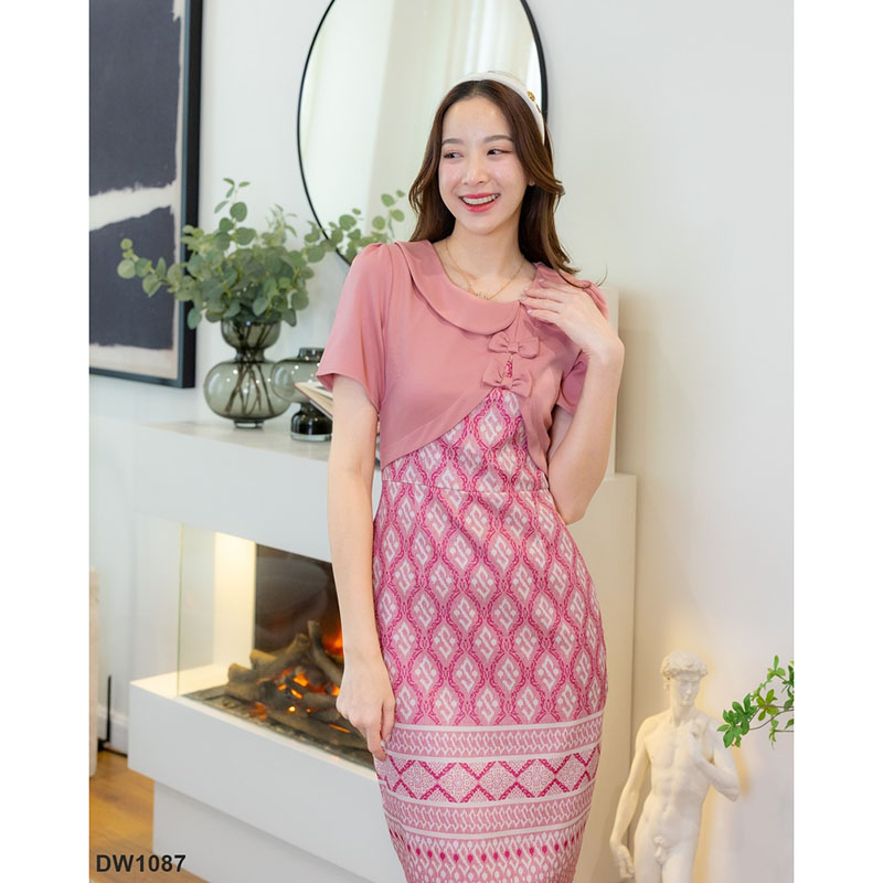 kudapy เดรสสั้นสีแดง/สีขาว/สีชมพู/สีส้ม/สีกรม ผ้าไทยกั๊กแต่งโบว์ ใส่สบายสวยดูดี