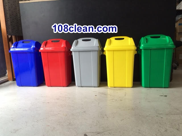 ถังขยะพลาสติก ทรงเหลี่ยม ฝาแกว่ง 30 ลิตร