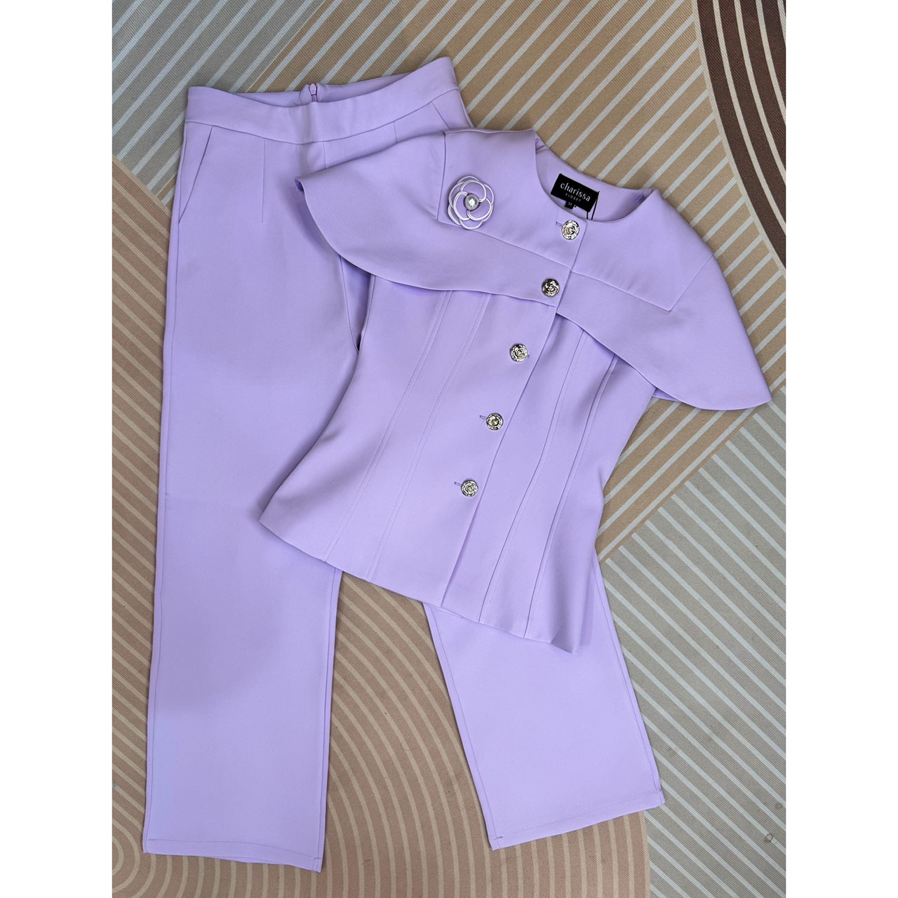 kudapy เซ็ทเสื้อแขนล้ำผ้าพรีเมี่ยม เสื้อเป็นทรงเข้ารูป เป็นเสื้อทรงแขนล้ำกระดุมหน้าเป็นกระดุมดอกไม้จริง