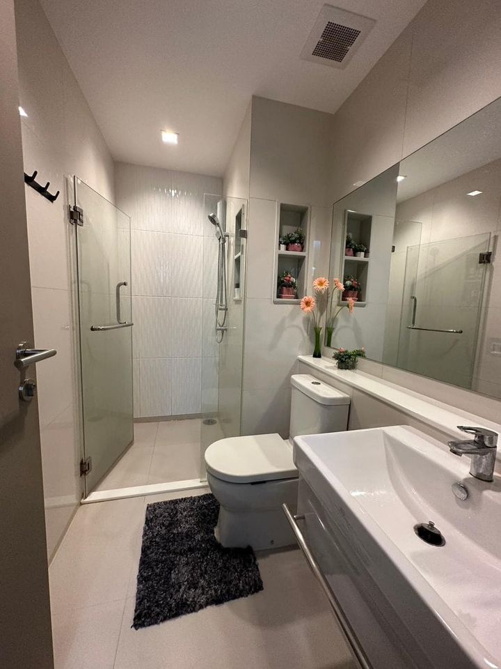 สนใจชมห้องติดต่อได้เลย Line ID: Smile-easy ปล่อยเช่าคอนโด Life Asoke - Rama 9 (ไลฟ์ อโศก - พระราม 9) - 2ห้องนอน 1ห้องน้ำ 1ห้องนั่งเล่น 1ห้องครัว - ใกล้ MRT พระราม 9 เพชรบุรี - ขนาดห้อง 46.5 ตรม. ชั้น 39 ที่จอดรถ ได้ 1 สิทธิ์