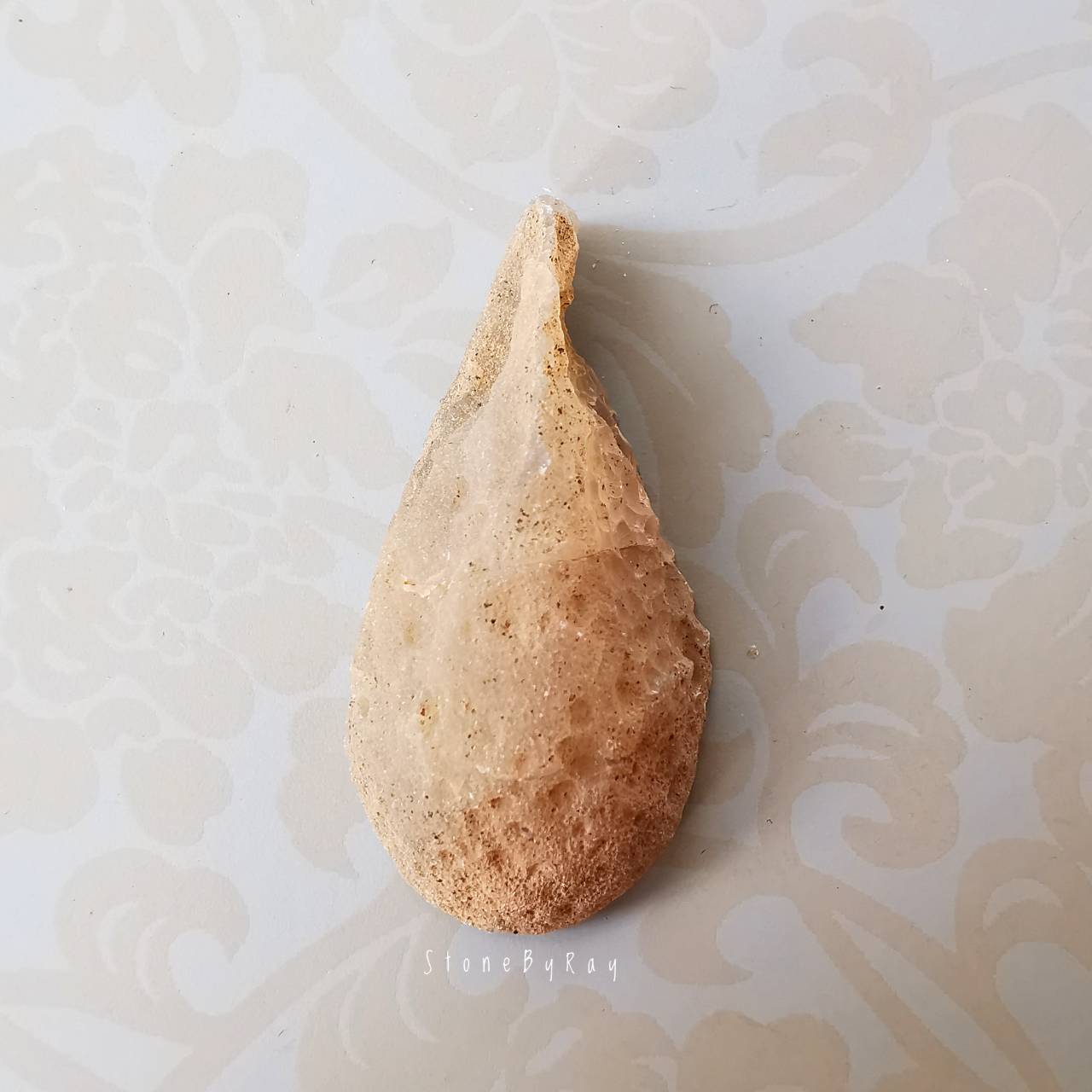 หินจีโอดอเมทิสต์ก้อนธรรมชาติ
