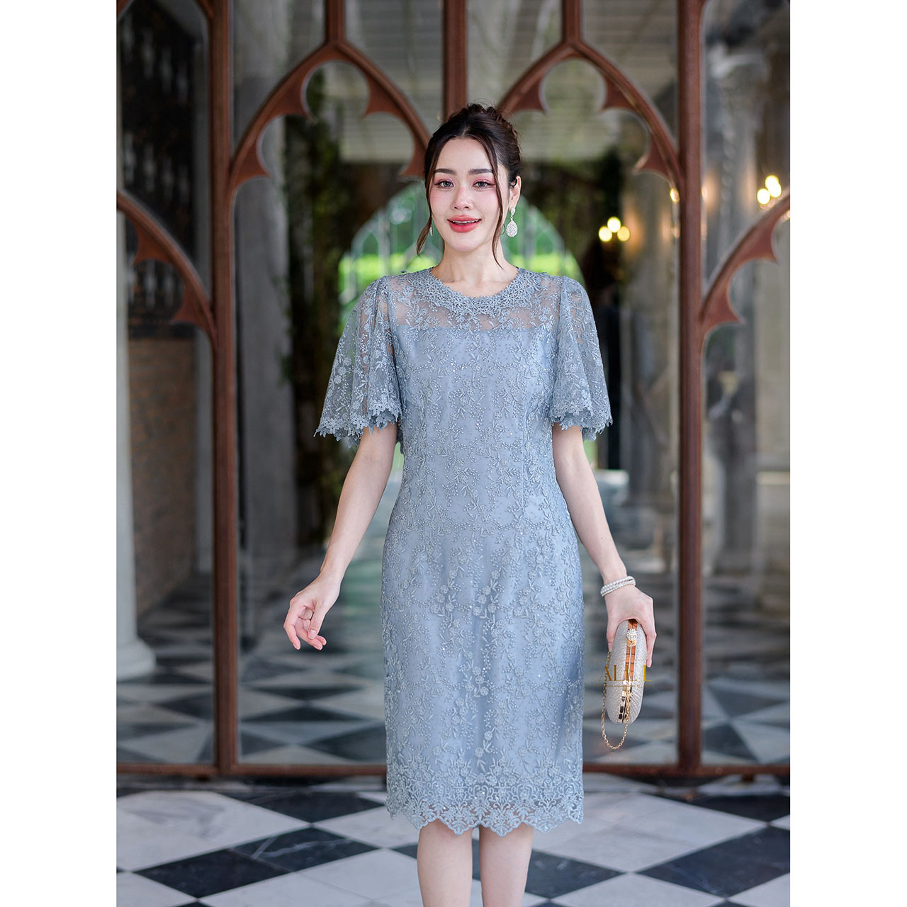 kudapy เดรสสั้นสีฟ้า/สีชมพูปูน เดรสลูกไม้เลื่อม ผ้าลูกไม้ทั้งชุดช่วงแขน มีซับในทั้งชุด งานดีพรีเมี่ยม ออกงานดูหรูหรา