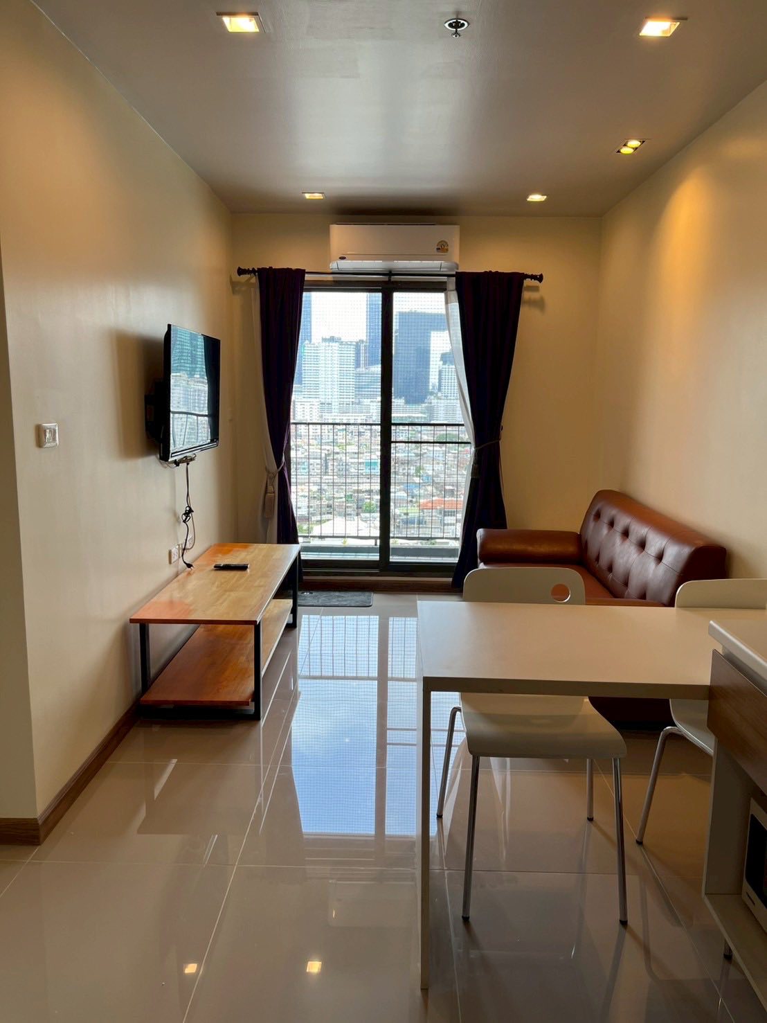 ให้เช่าคอนโด Casa Condo Asoke-Dindaeng (คาซ่า คอนโด อโศก-ดินแดง) โซนพื้นที่ MRTพระราม9 / หอการค้า ห้องแบบ 1ห้องนอน / 1ห้องน้ำ ขนาดห้อง 34 ตรม. ชั้น 20