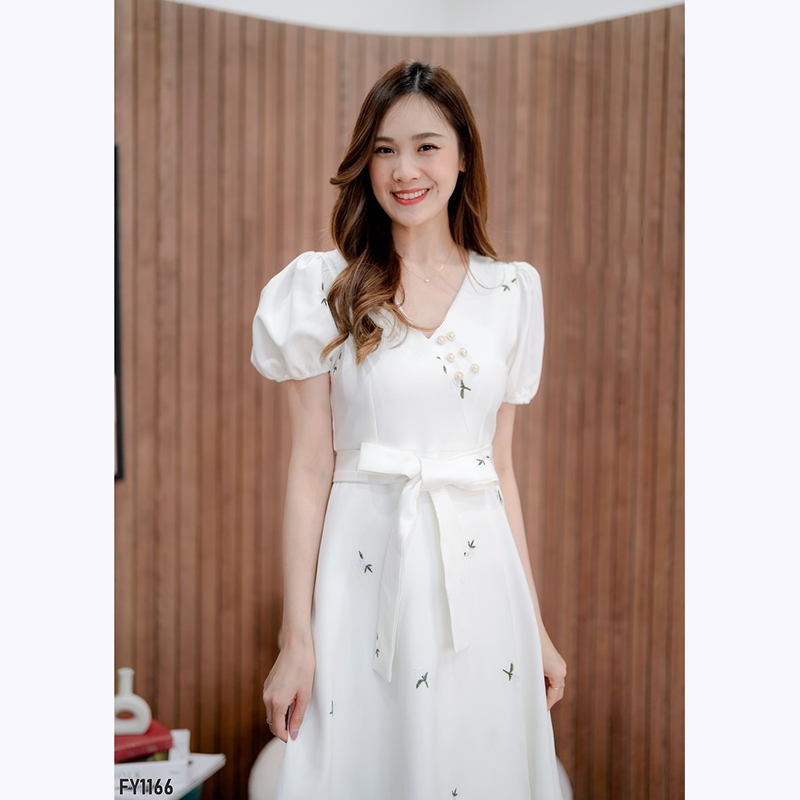 kudapy เดรสยาวสีขาว/สีชมพู แขนตุ๊กตาแต่งกระดุม