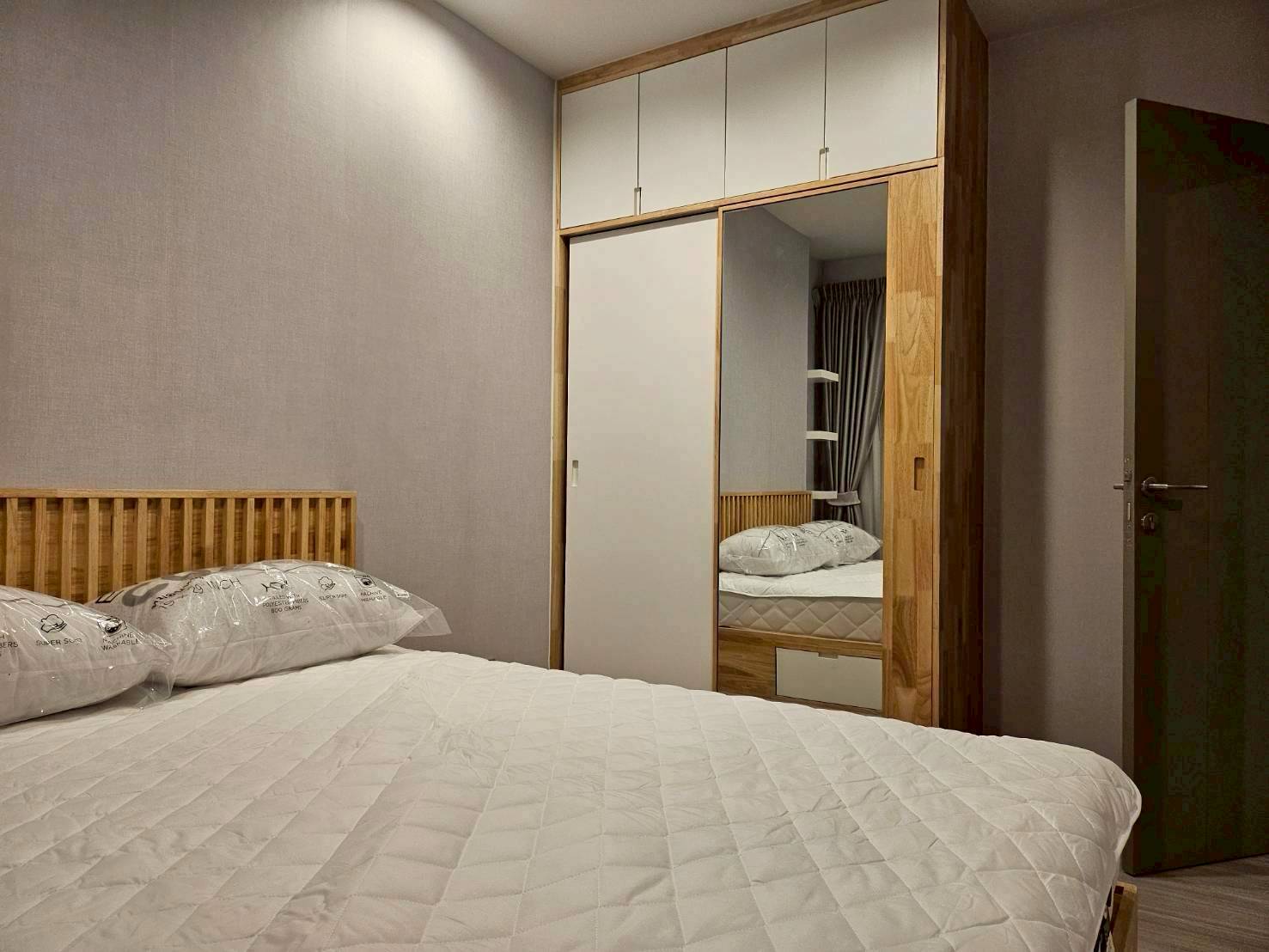 คอนโด Life Asoke Hype (ไลฟ์ อโศก ไฮป์) High Rise โซนพื้นที่ มศว. MRT พระราม9 เพชรบุรี ให้เช่าห้องแบบ 1ห้องนอน 1ห้องน้ำ ขนาดห้อง 32 ตรม. ชั้น 31 ฟรีเน็ต True Fiber 1000/200