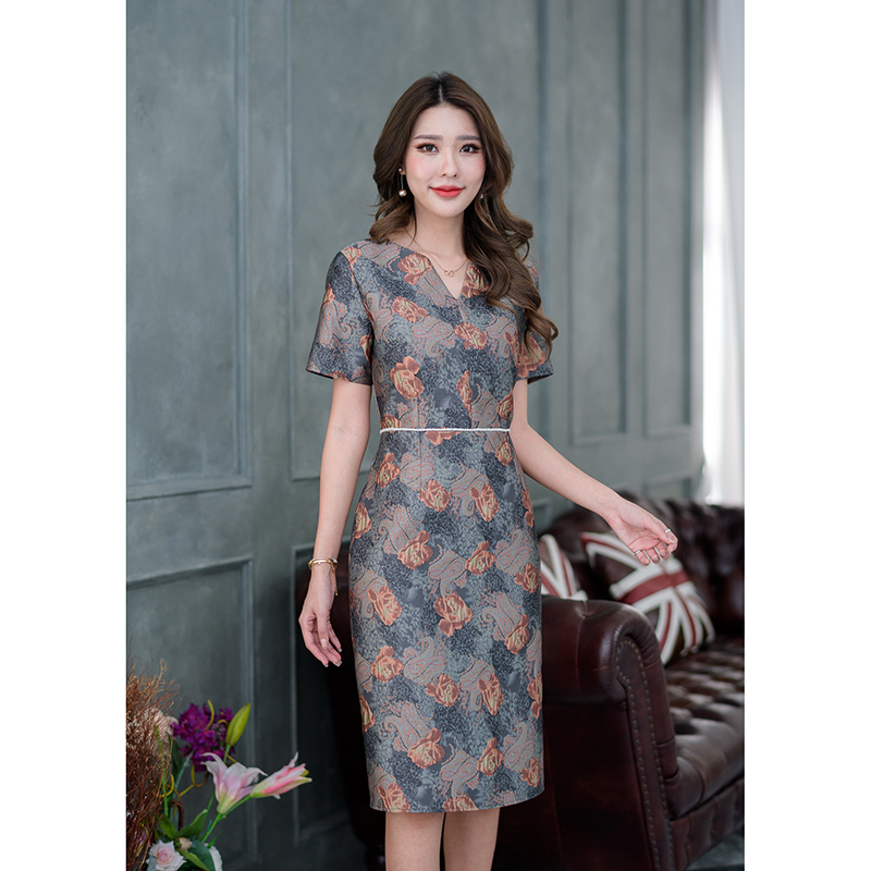 kudapy เดรสสั้นสีกรม/สีส้มเทา ผ้า jacquard ลายสวยมากๆ เนื้อผ้าดีไม่กระด้าง ดีเทลแต่งเอวด้วยลูกปัดสวยๆ มีซับในทั้งชุด ซิปหลัง