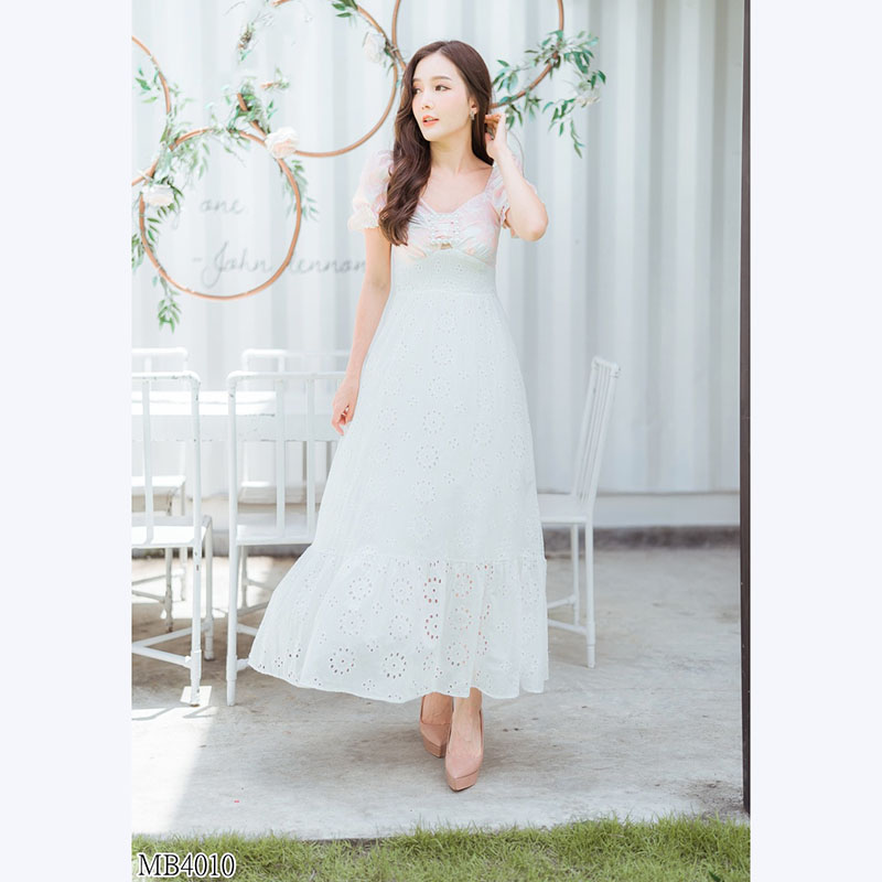 kudapy เดรสยาวสีชมพู.สีฟ้า ท่อนบนลายดอกล่างฉลุอกมุกสวยดูดีใส่แล้วน่ารักมากๆ