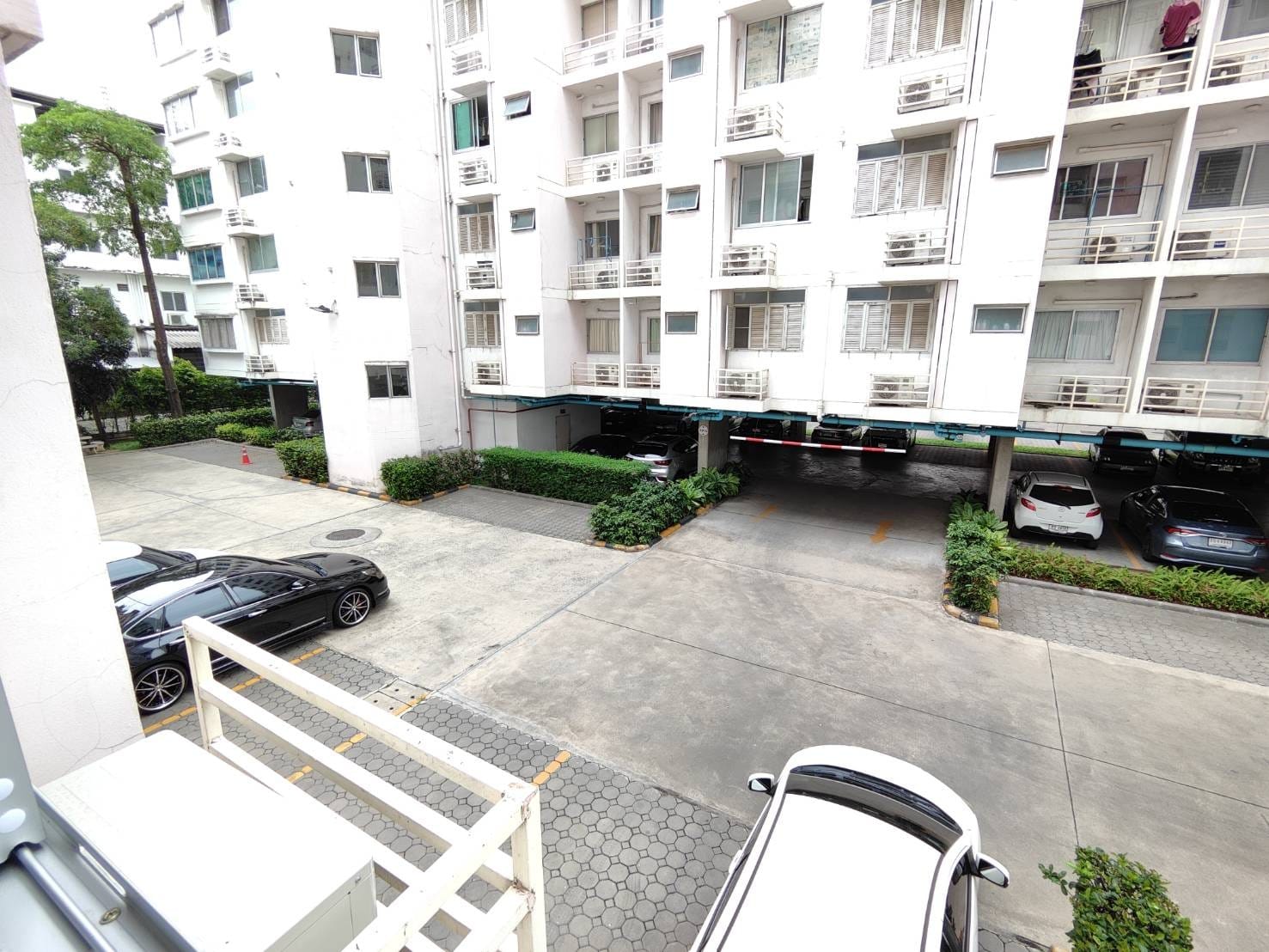 ให้เช่าห้องเฟอร์นิเจอร์และเครื่องใช้ไฟฟ้าครบสอบถามแอด Line ID : Smile-easy ที่ City Home Sukhumvit