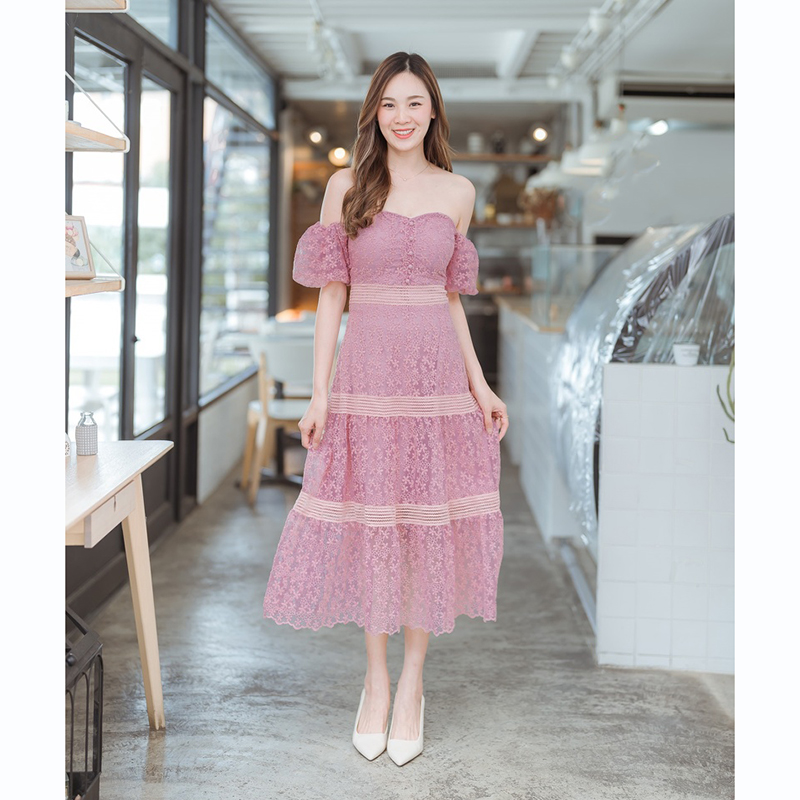 kudapy เดรสยาวเปิดไหล่สีชมพู/สีขาว ลูกไม้ออกงานเปิดไหล่สวยดูดี