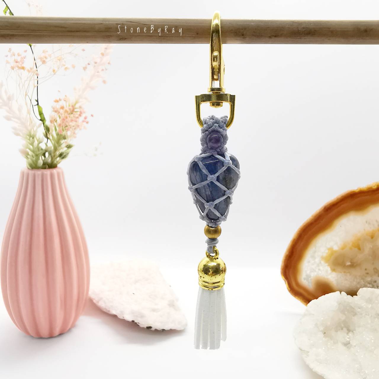 พวงกุญแจหินไคยาไนท์ขัดเงา Kyanite