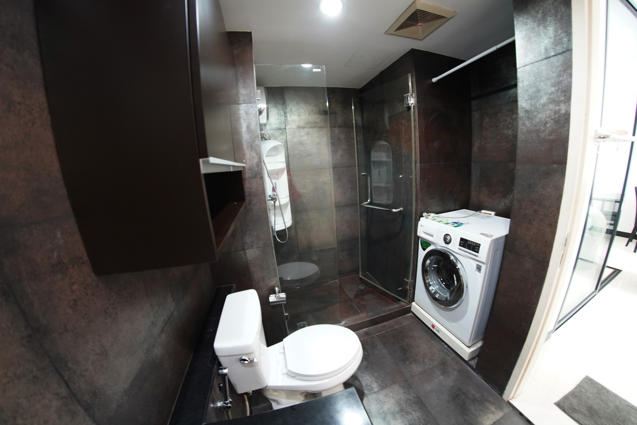 ปล่อยเช่าคอนโด Voque Sukhumvit 16 (โว๊ค สุขุมวิท 16) - 1ห้องนอน 1ห้องน้ำ 1ห้องนั่งเล่น - ใกล้ BTSอโศก MRTสุขุมวิทและศูนย์การประชุมแห่งชาติสิริกิติ์ - ขนาดห้อง 40 ตรม. ชั้น 3 ตึก A