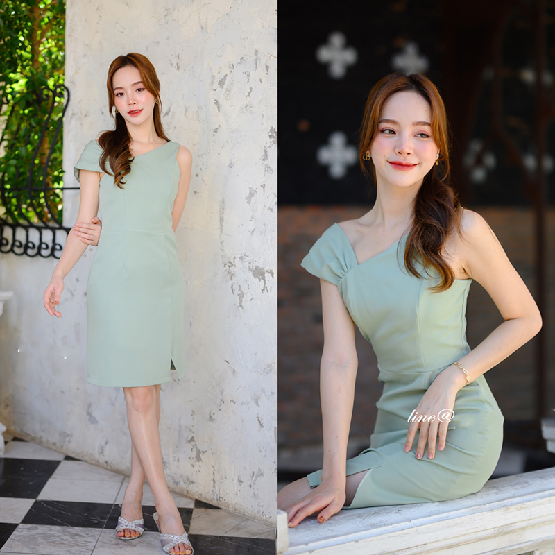 kudapy เดรสสั้นสีชมพู/สีครีม/สีเขียวมัทฉะ/สีแดง ดีไซน์ใหม่ของทางร้าน เก๋ๆ ชิคๆ ด้านนึงเป็นแขนกุดคอเฉียงลงมาที่อก แขนอีกข้างเป็นส่งกลีบบัวจับจีบนิดๆ