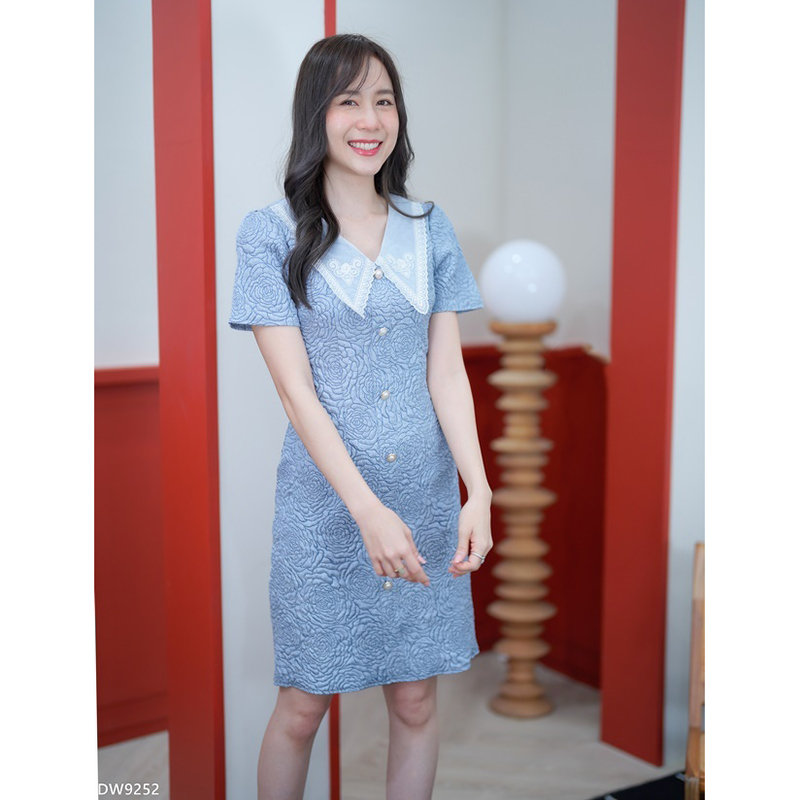 kudapy เดรสสั้นสีชมพู/สีน้ำเงินเข้ม/สีครีม เดรสแต่งกระดุมปกลายนูน