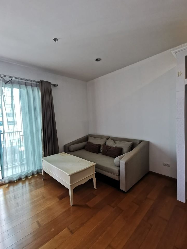 ให้เช่าคอนโด Hive Taksin (ไฮฟ์ ตากสิน) โซน รถไฟฟ้า BTS วงเวียนใหญ่ ห้องแบบ 1ห้องนอน / 1ห้องน้ำ ขนาดห้อง 51 ตรม. ชั้น 10