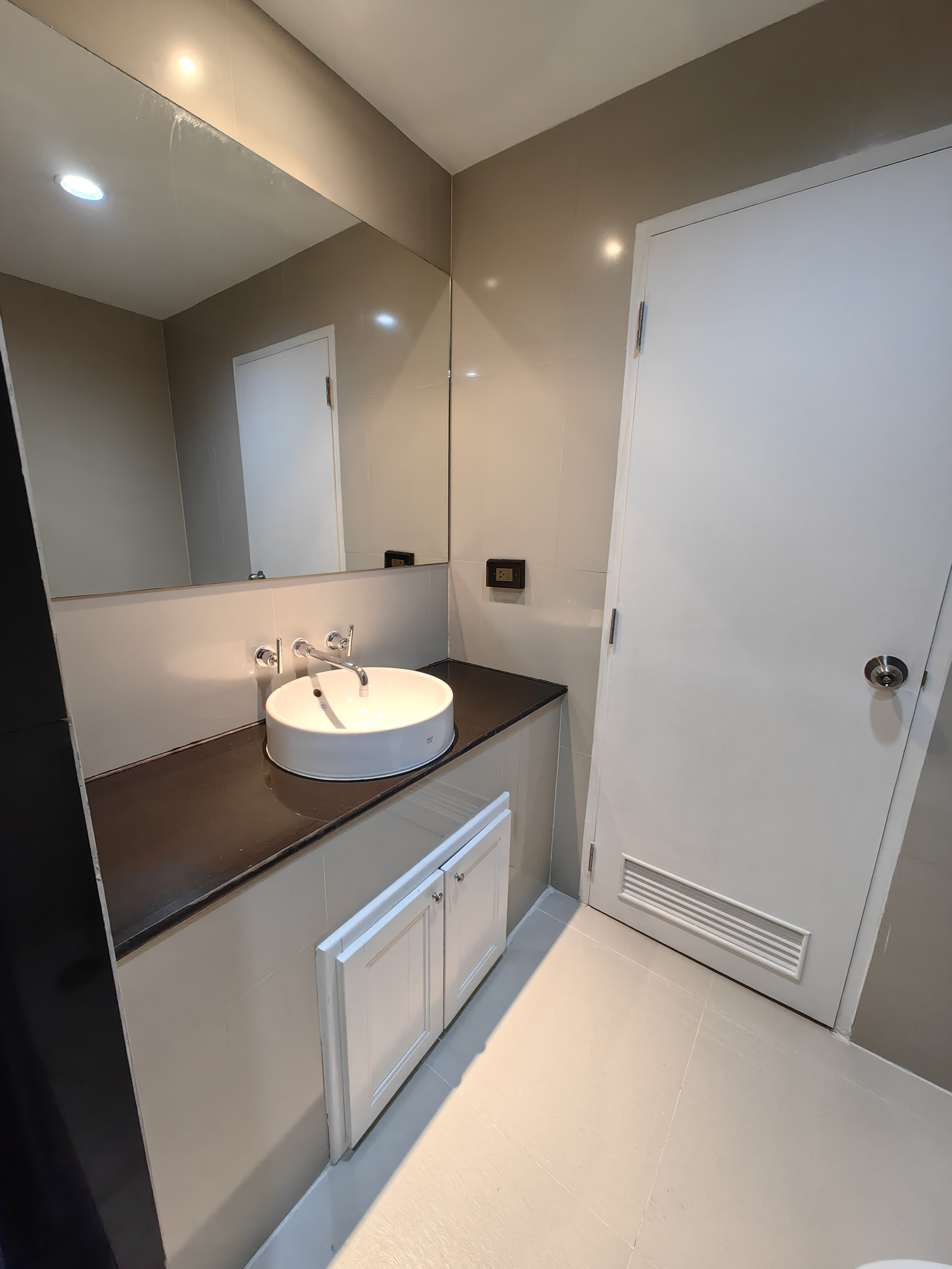 ❤️คอนโดหรูสาทรใกล้ IconSiam แลนด์มาร์คกรุงเทพ BTS กรุงธนบุรี 450 เมตร ตกแต่งพร้อมอยู่ เฟอร์นิเจอร์ครบ กู้เกินได้ ❤️Sathorn Condo near IconSiam, Bangkok Landmark, BTS Krung Thonburi 450 meters.