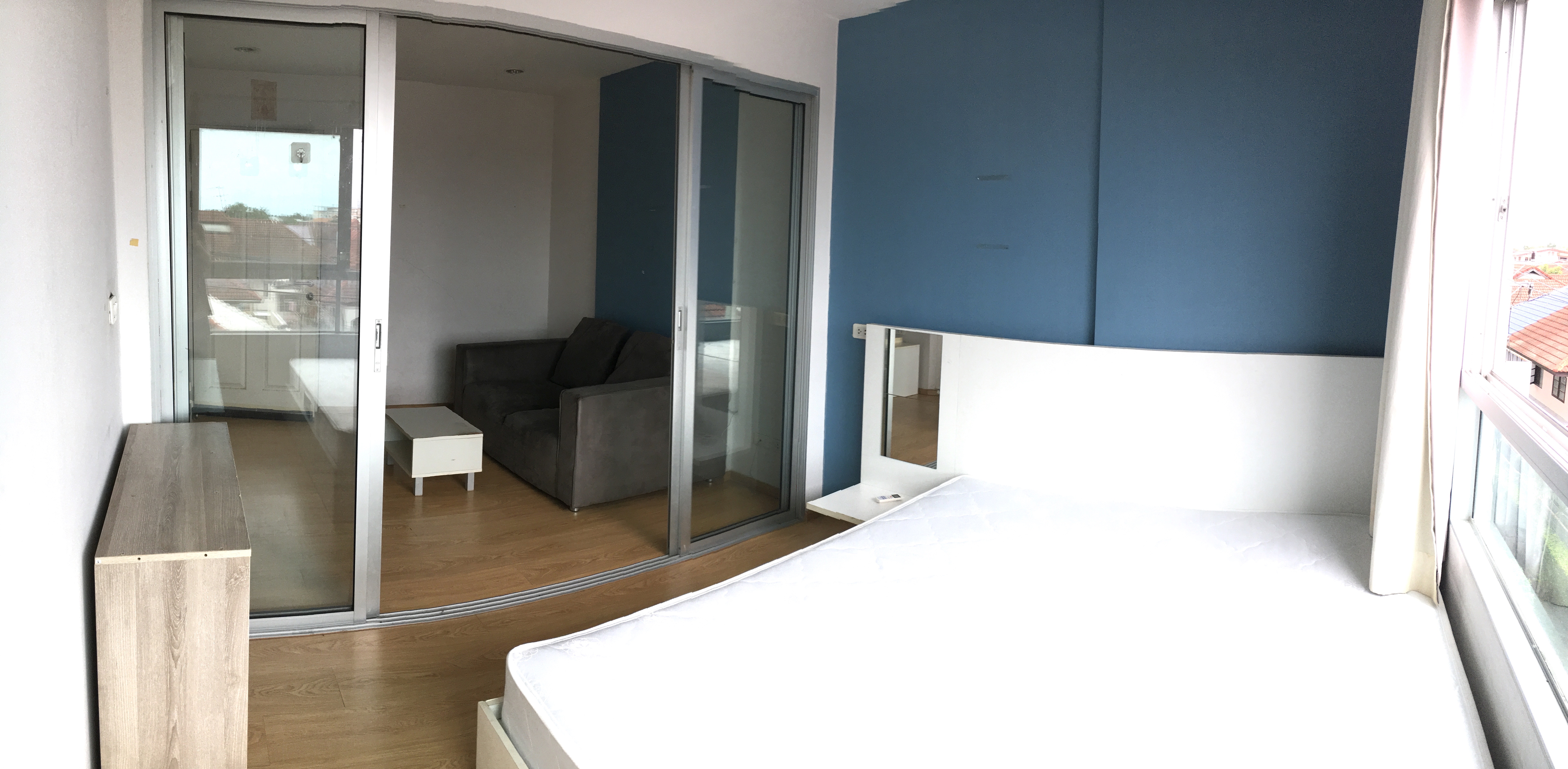 ขายคอนโด MRT ไทรม้า พร้อมเฟอร์นิเจอร์ สอบถามแอด Line ID : Smile-easy ที่ ดีคอนโด รัตนาธิเบศร์