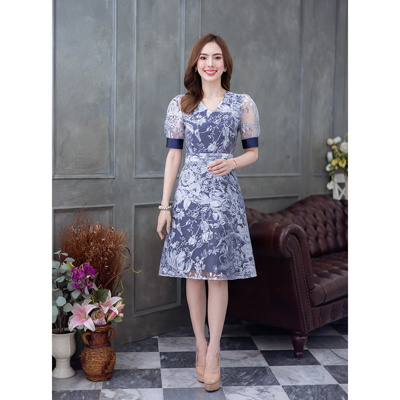 kudapy เดรสสั้นสีชมพู/สีกรม ผ้าแก้ว พิมพ์ลาย มีดีเทลตีเกล็ดรอบเอวเป็นชั้นๆ ช่วงแขนพองกำลังสวย ลายผ้าสวยเด่น