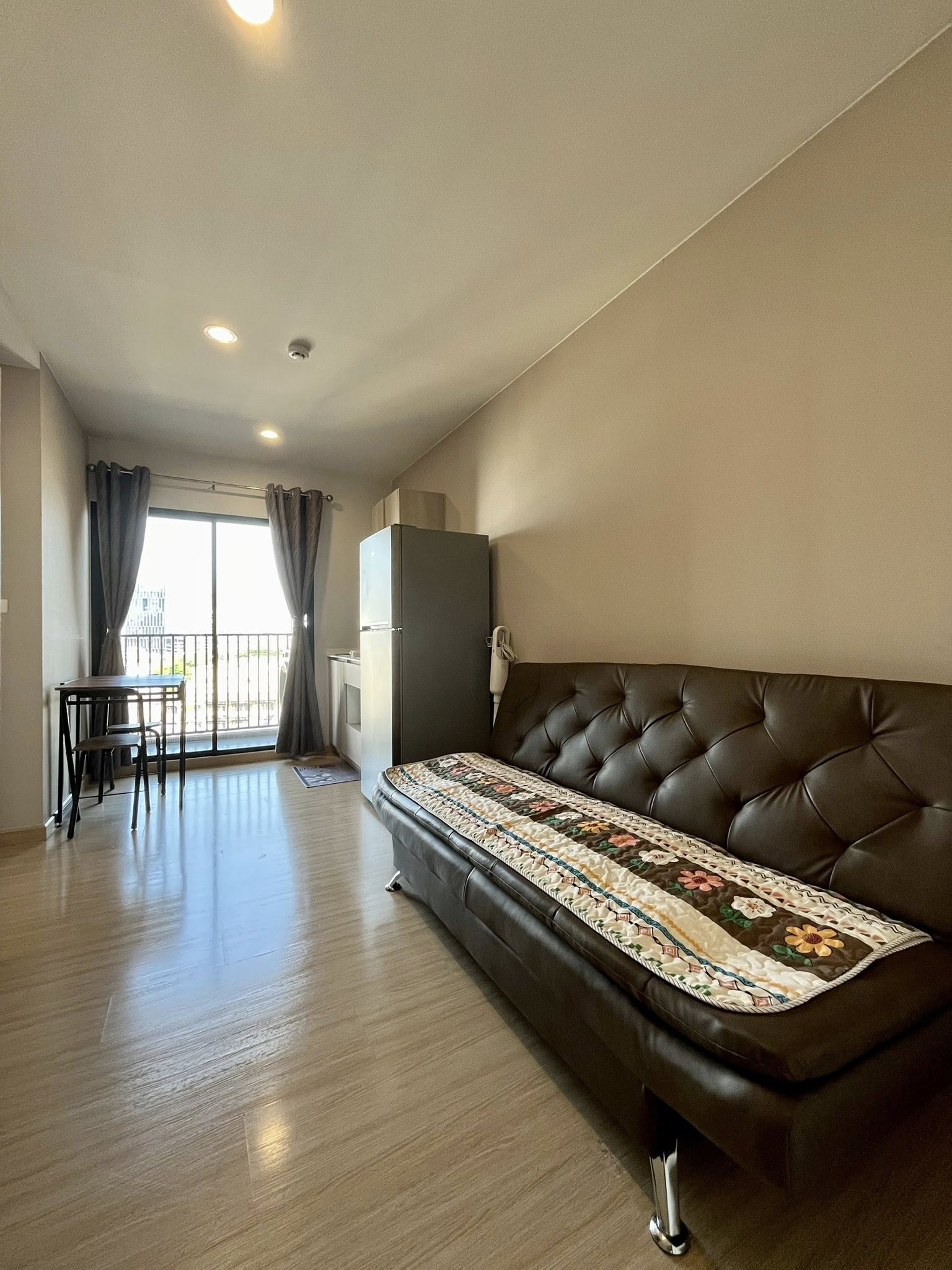 ให้เช่าห้องแบบ 1ห้องนอน 1ห้องน้ำ โซนพื้นที่ BTS อ่อนนุช คอนโด The Tree Onnut Station (เดอะ ทรี อ่อนนุช สเตชั่น) Low Rise ขนาดห้อง 28 ตรม. ชั้น 8