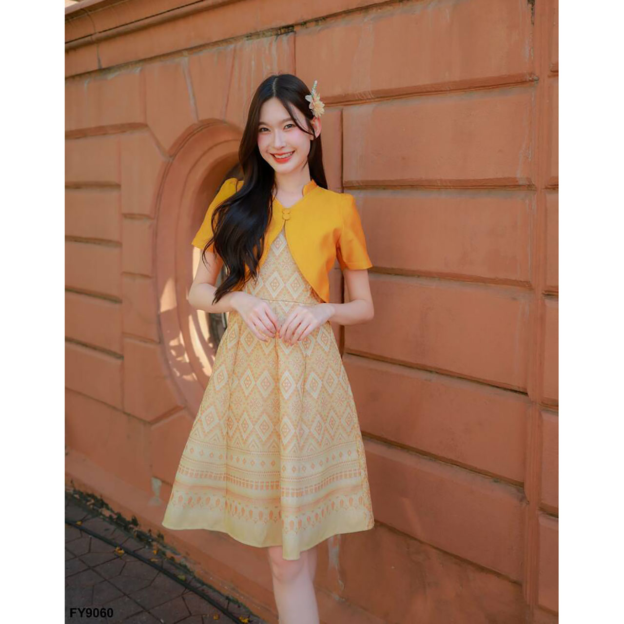 kudapy เดรสสั้นสีเหลือง ผ้าไทยทอลายทรงกั๊กคอจีน