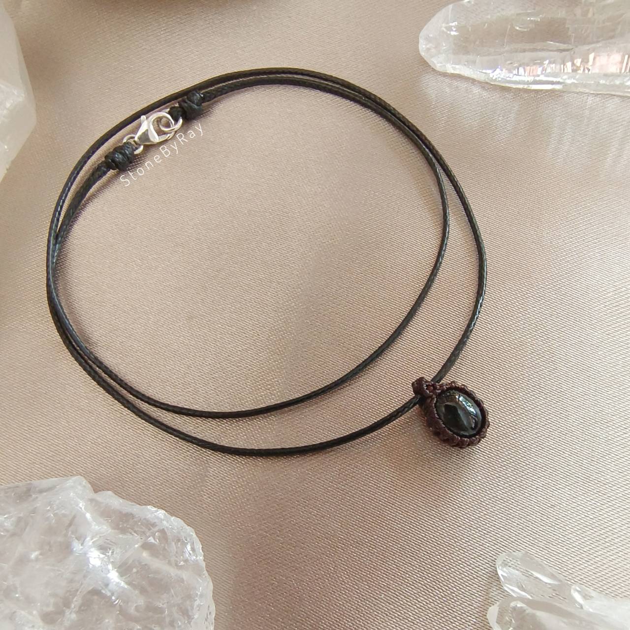 สร้อยคอเชือกจี้หินสะเก็ดดาว Tektite